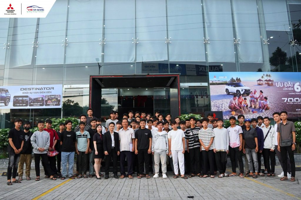 📚 KẾT NỐI NHÀ TRƯỜNG VÀ DOANH NGHIỆP – MỞ RỘNG CƠ HỘI HỌC TẬP THỰC TẾ 🚗🔧
